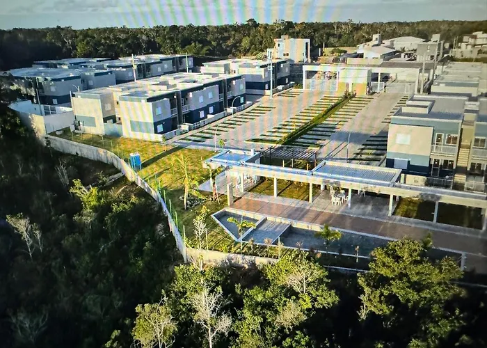 Aconchego da Alê em Porto, Ar condicionado e Piscina, Apartamento inteiro, Cozinha completa, Wifi, 02 Quartos confortáveis, travesseiro nasa , Colchão confortável ideal para férias descanso lazer ou negócios Porto Seguro